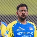 शुरुआत: धोनी की गैरमौजूदगी ने बढ़ाई चिंता